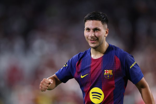 世体：弗里克对鲁尼-巴德吉充满耐心和信心，球员也依然保持热忱