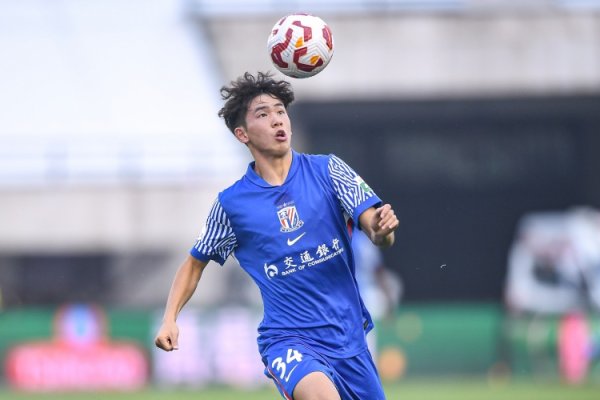 东体：刘诚宇此次落选U22国足名单，更大可能和他的受伤  有关