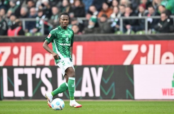 记者：巴黎FC与曼城谈租借卡博雷，合同会包含可选择的买断条款