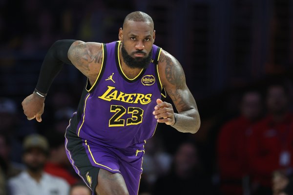 美记: 所有迹象都表明这是詹姆斯最后一季 若真如此他会在8月宣布