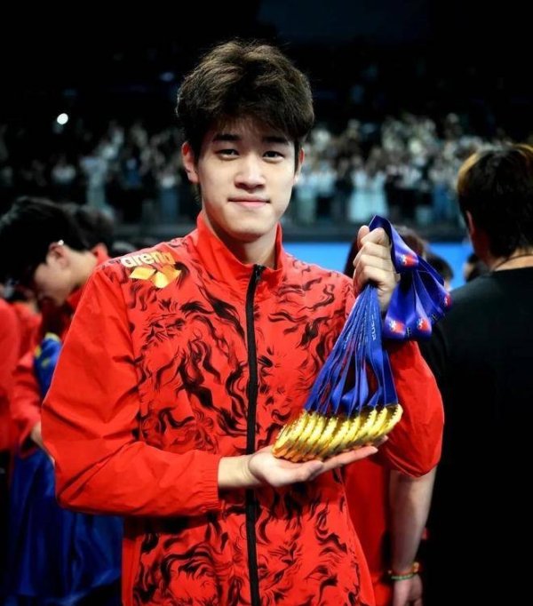 外媒: 潘展乐如今和波波维奇不是一个级别, 46秒71足够战胜中国潘