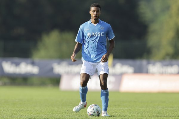 天空:那不勒斯将再次外租中场球员卡尤斯特至伊普斯维奇,含买断条款 天空:那不勒斯将再次外租中场球员卡尤斯特至伊普斯维奇,含买断条款