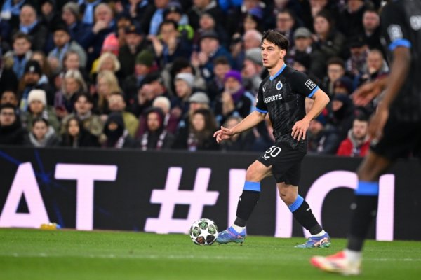 比媒:伊布推动了亚沙里加盟米兰,交易停滞时他亲自给球员打电话 比媒:伊布推动了亚沙里加盟米兰,交易停滞时他亲自给球员打电话