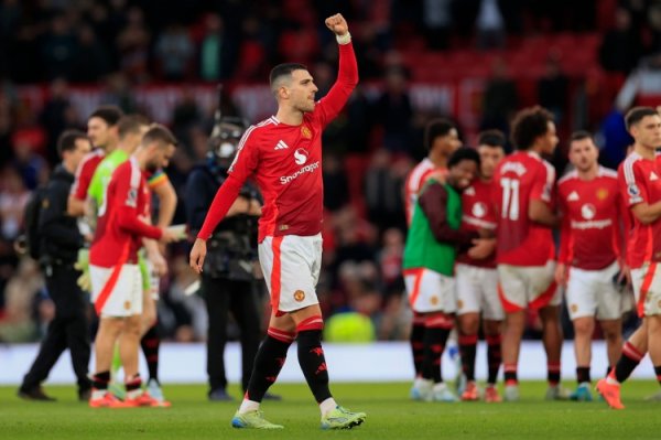 达洛特谈新卡灵顿:C罗见了也会喜欢,我们要拿出与之匹配的表现 达洛特谈新卡灵顿:C罗见了也会喜欢,我们要拿出与之匹配的表现