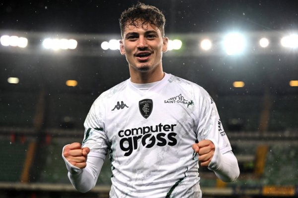 斯基拉：卡利亚里准备450万欧+40%转售分成报价S-埃斯波西托