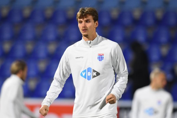 德天空：科隆敲定米堡21岁中卫范登伯格，转会费总额1000万欧