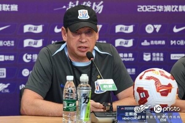 斯卢茨基:如果我们志向远大,不可能把未来命运依赖于一两名队员 斯卢茨基:如果我们志向远大,不可能把未来命运依赖于一两名队员